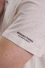 Remera Benson & Thomas Dividers (Nube Mel)