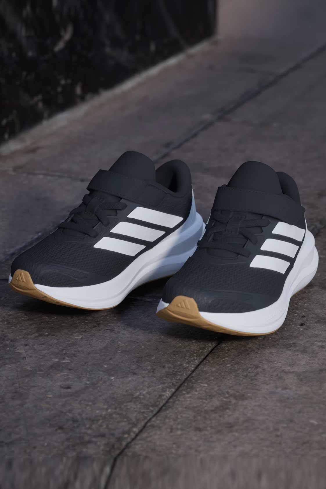 Adidas Runfalcon 6 Infantil (Negro y Blanco)