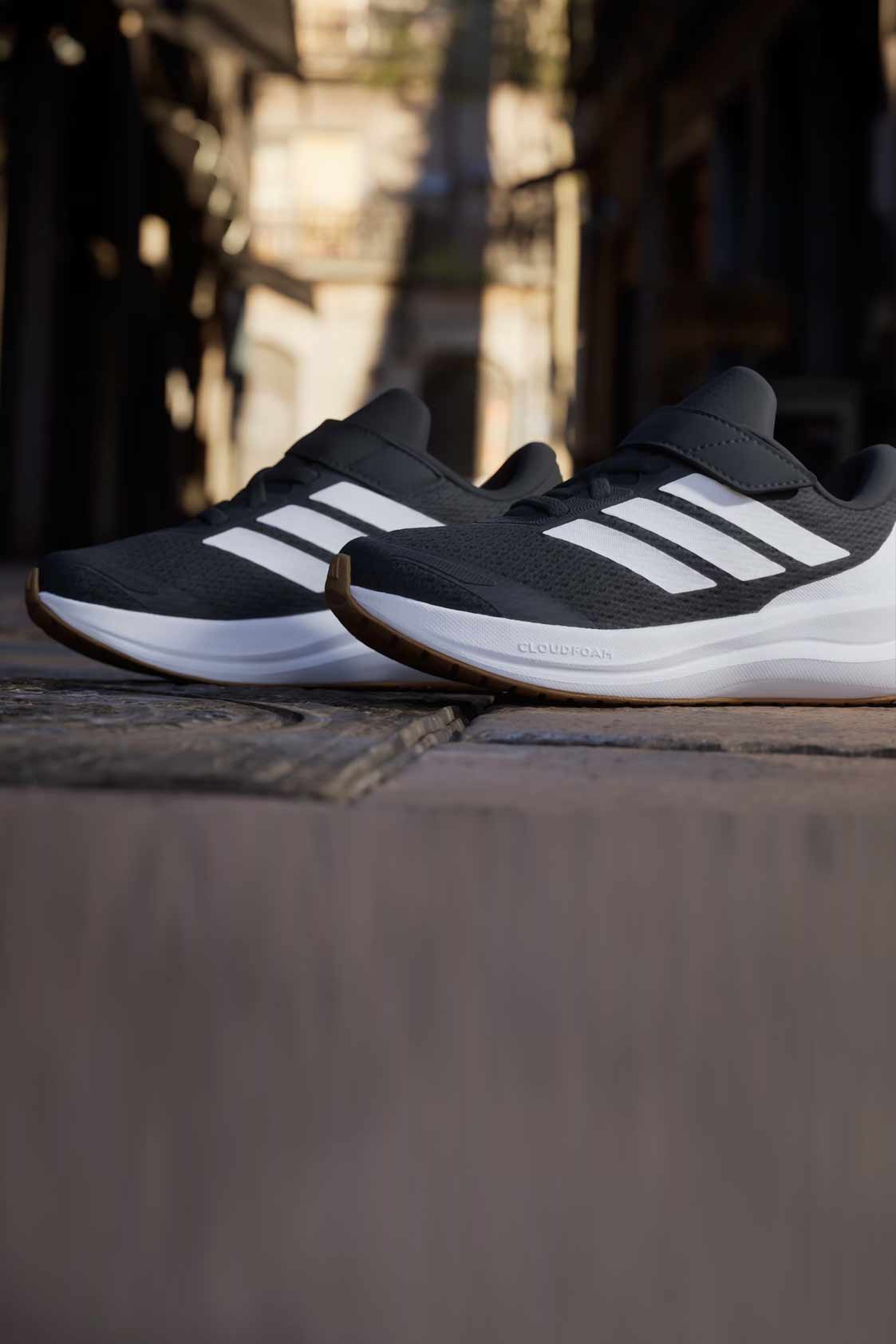 Adidas Runfalcon 6 Infantil (Negro y Blanco)