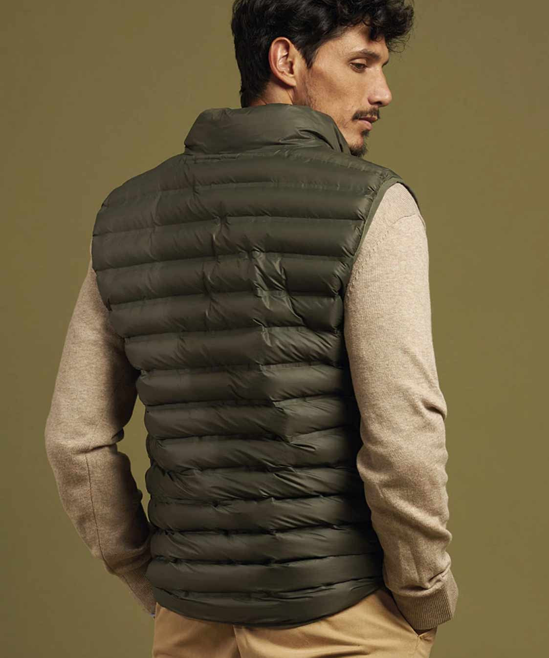 aromo-militar_957cd90f-664a-47e7-b6b6-fc6f7a84982f.jpg