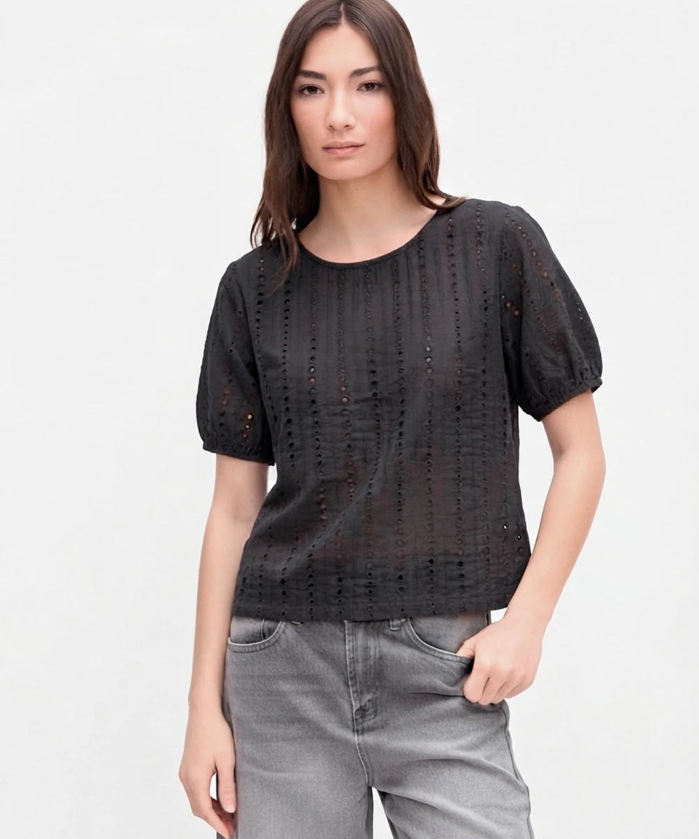 blusa-ingrid-negro.webp