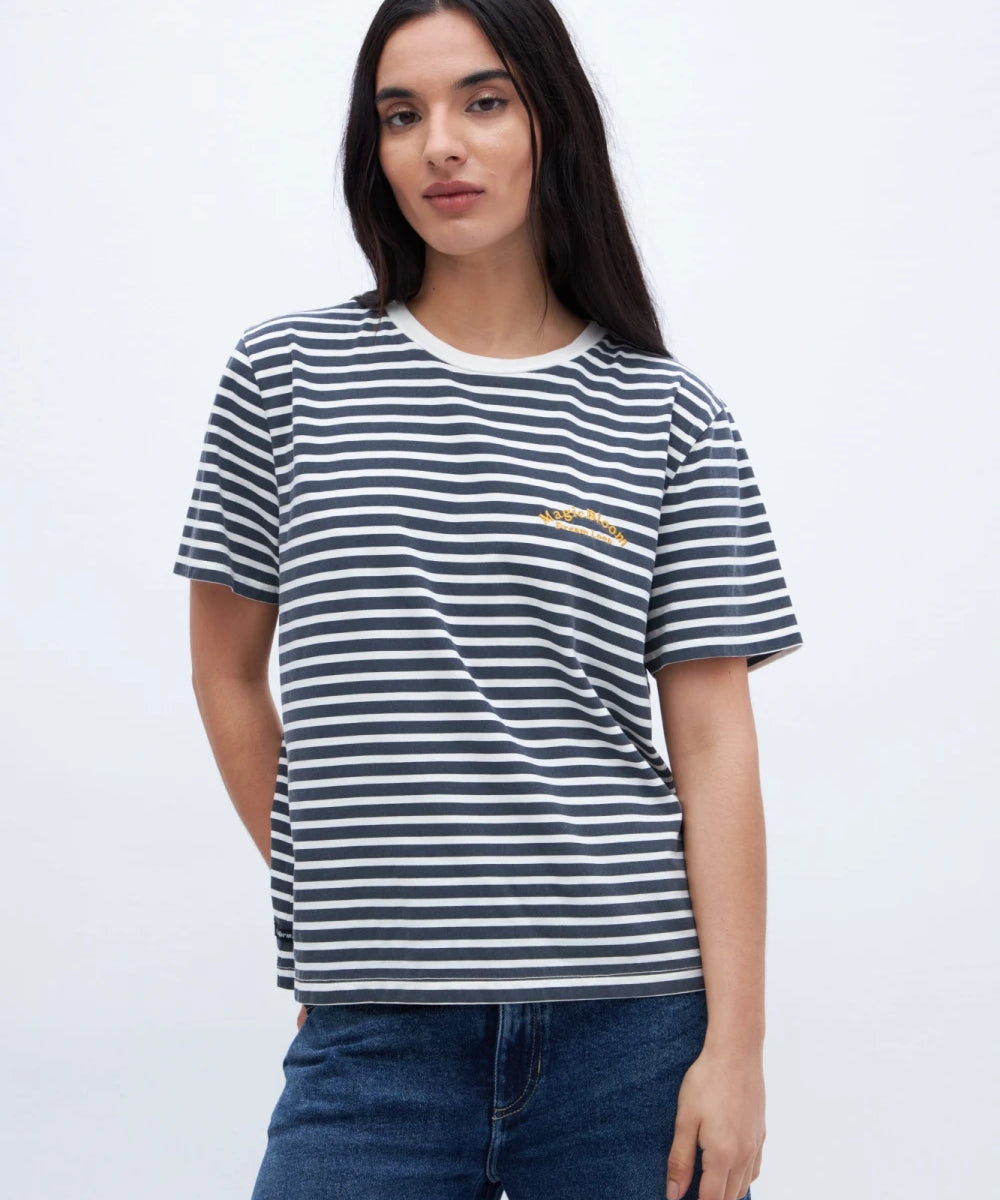 remera-dickinson-marino.webp