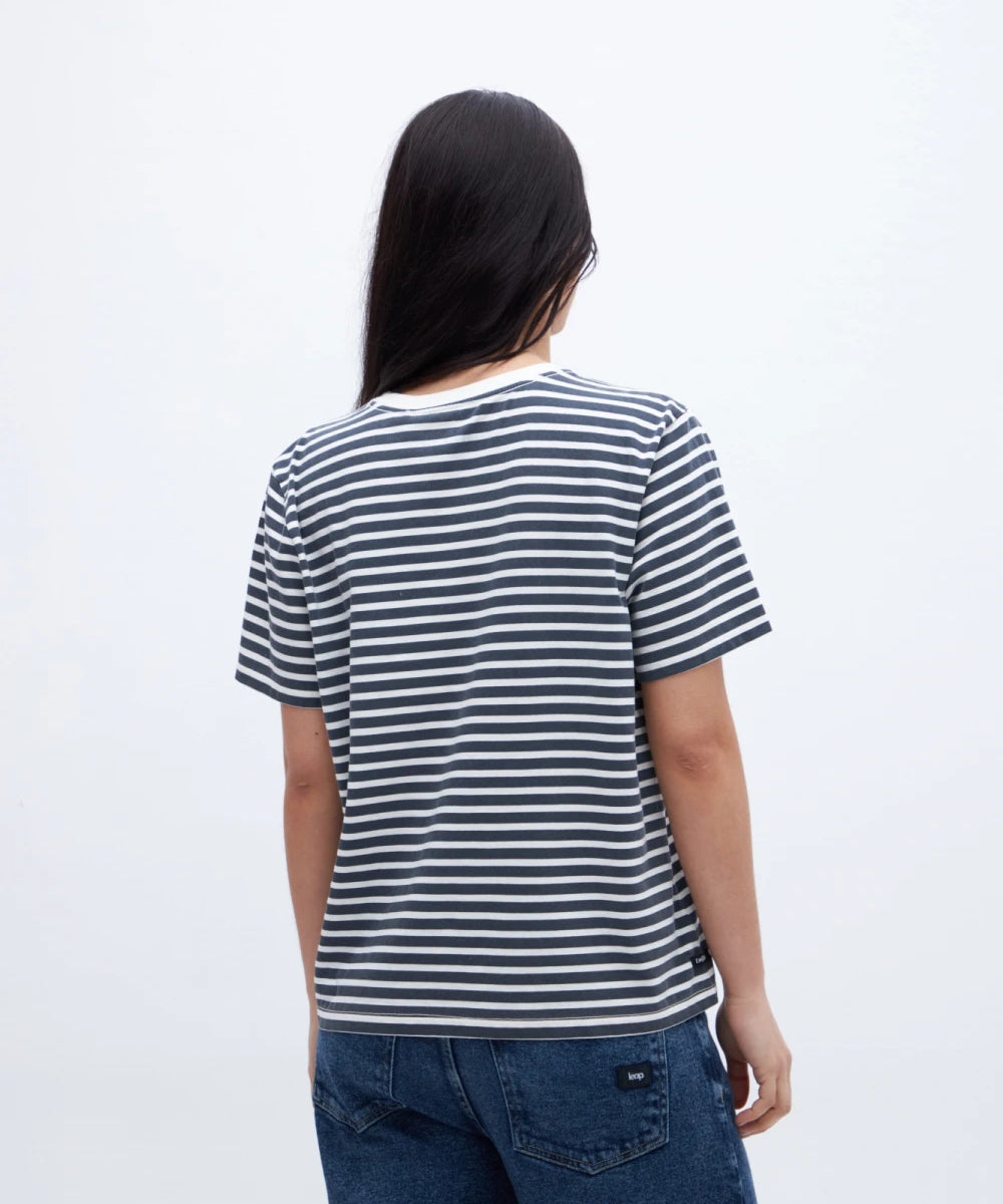 remera-dickinson-marino_3.webp