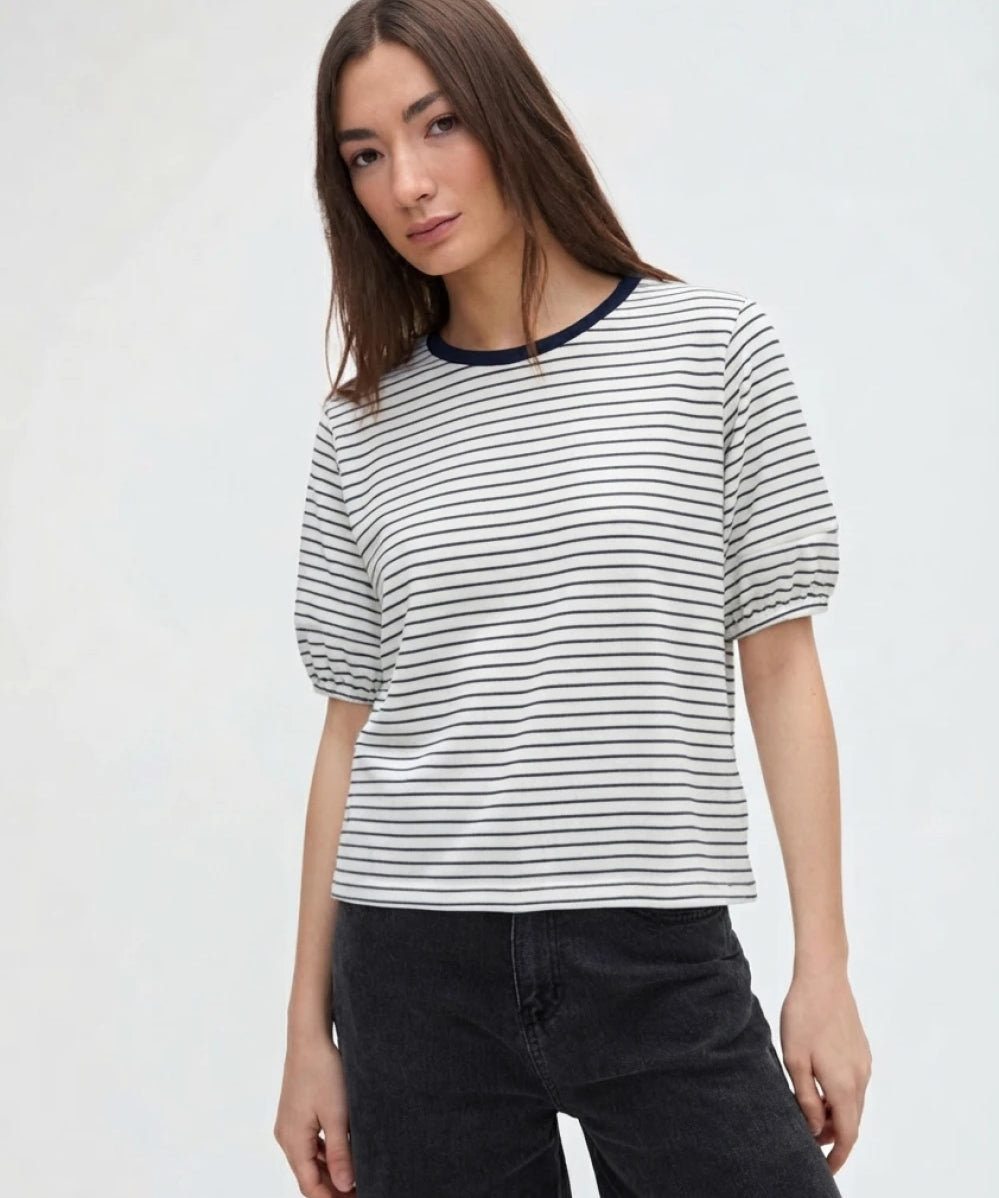 remera-lauri-marino.webp